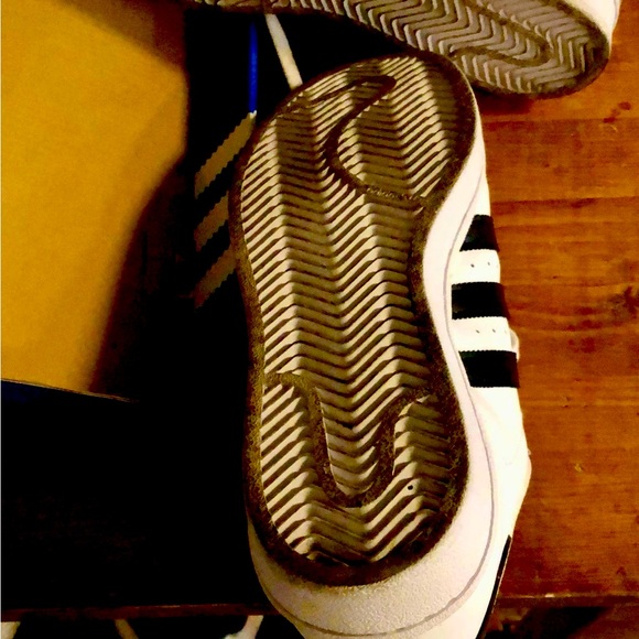 Excellent Condition Adidas Superstar Shoes US size 4 - Picture 4 of 4
